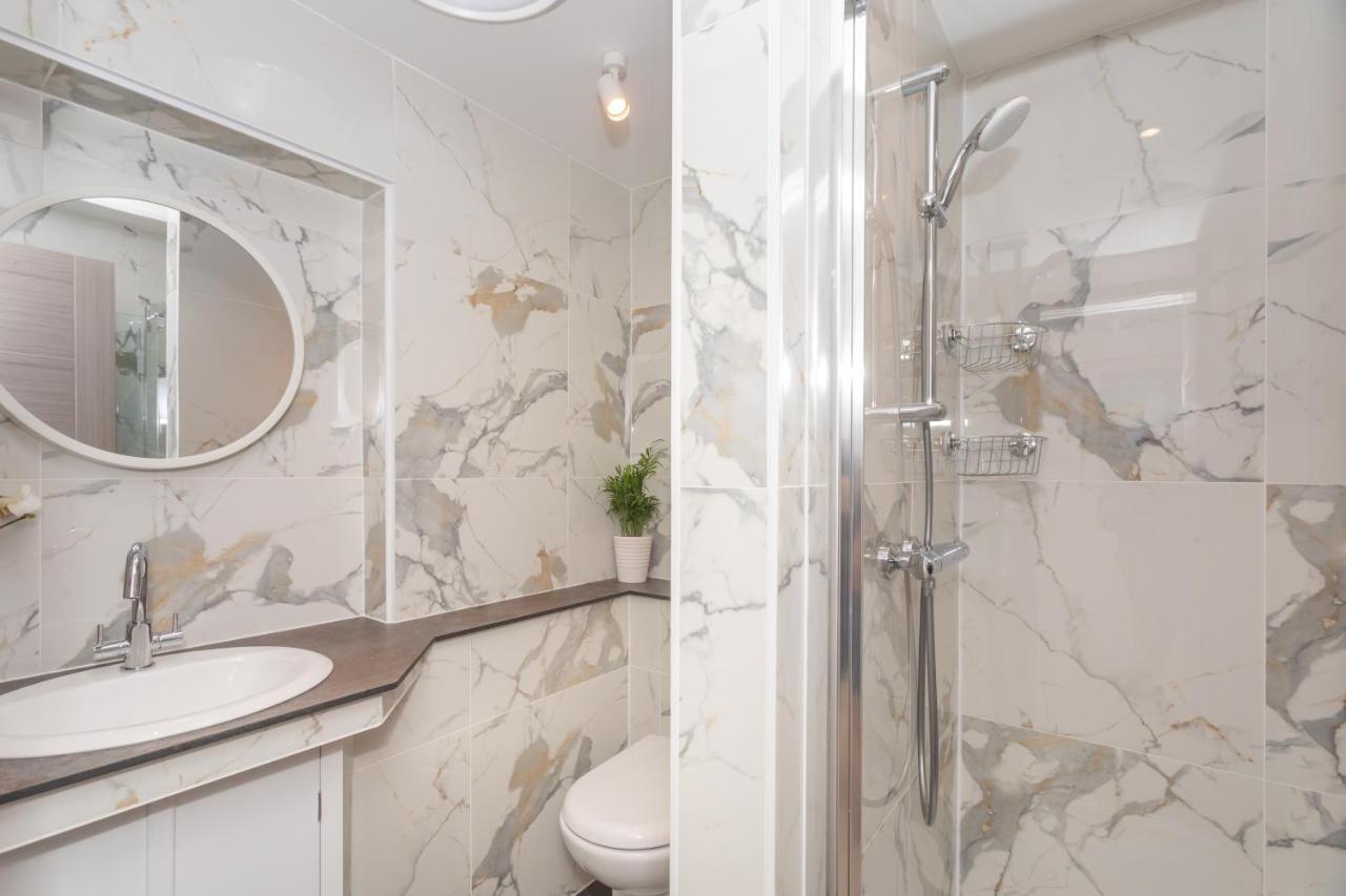 The Blue Door Apartment Bath Exterior foto